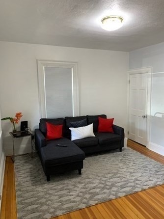 204 Concord St, Newton, MA 02462-1314