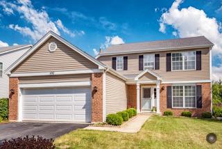 490 Bloomfield Dr, Lemont, IL 60440-4927