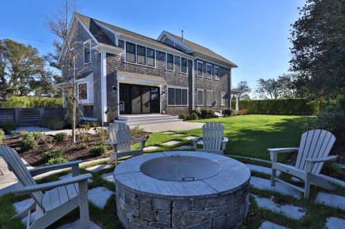 125 Seaview St, Chatham MA 02633-2330 exterior