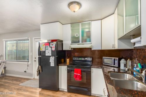 8427 34th Ave, Phoenix AZ  85051-5952 exterior