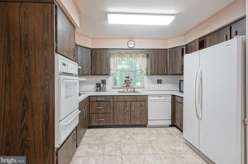 616 Chestnut Ave, West Deptford NJ 08097-1604 exterior