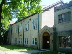 1099 Centre St, Newton, MA 02459-1537