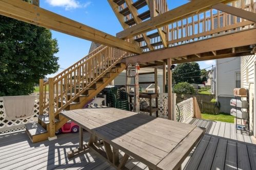 32 Warner St, Gloucester MA 01930-2841 exterior