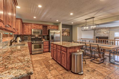 5627 Oslo Ln, Park City UT 84098-7708 exterior