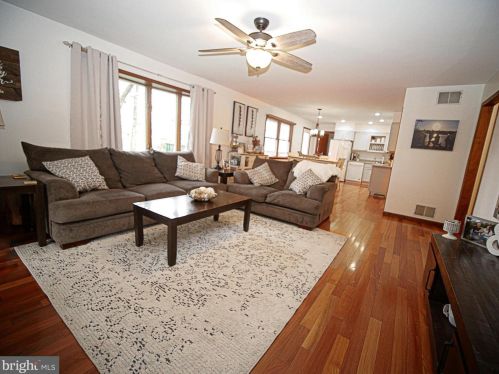 234 Underwood Ave, West Deptford, NJ 08096-3415