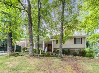 1049 Hagwood Rd, Birmingham AL  35235-1445 exterior