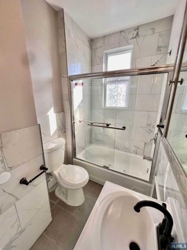 9 Grove St, Kearny NJ  07032-2114 exterior