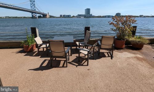 7 Columbus Blvd, Philadelphia PA  19106-1402 exterior