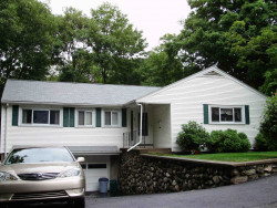 142 Cornell St, Newton, MA 02462-1309