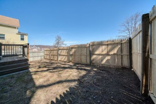 13 Clarkson St, Worcester, MA 01604-4237