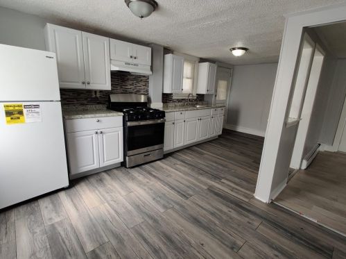 53 Almy St, Fall River MA 02720-2711 exterior