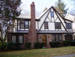 39 Copley St, Newton, MA 02458-2204