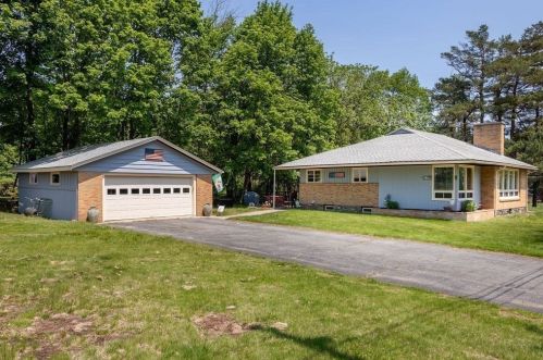 81 South St, Shrewsbury, MA 01545-3027