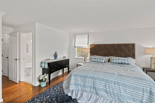 595 Riverview Dr, Chatham MA  02633-1117 exterior