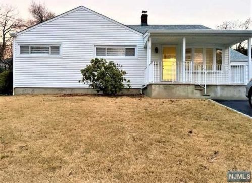 333 Brookside Ave, Cresskill NJ  07626-1103 exterior