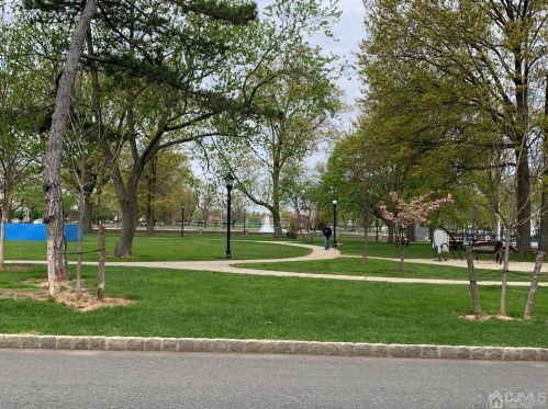 22 Cypress St, Carteret NJ  07008-2611 exterior