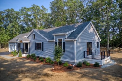 6 Red Hill Rd, North Reading MA  01864-1718 exterior