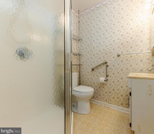 605 Chestnut Ave, West Deptford NJ 08097-1603 exterior