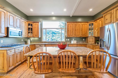 4365 Hidden Cv Rd, Park City UT 84098-4724 exterior