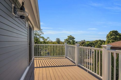 12 Baker Ave, Beverly MA 01915-3504 exterior