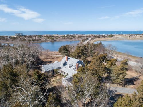 96 Chapoquoit Rd, Falmouth, MA 02540-1952