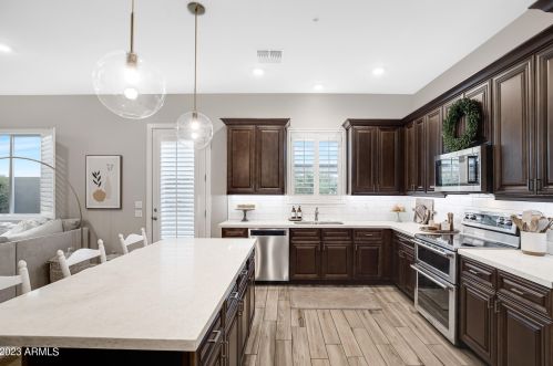 8976 8 Dr, Phoenix AZ 85041-6754 exterior