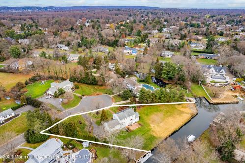 7 Pirates Cove Rd, Little Silver NJ 07739-1623 exterior