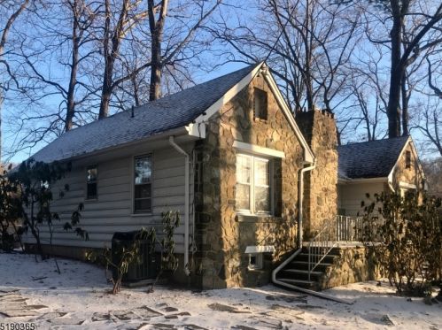 417 Cupsaw Dr, Skyline Lakes NJ  07456-2307 exterior