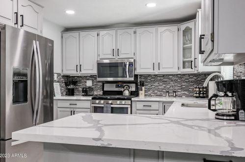 519 El Camino Dr, Phoenix AZ 85051-4627 exterior