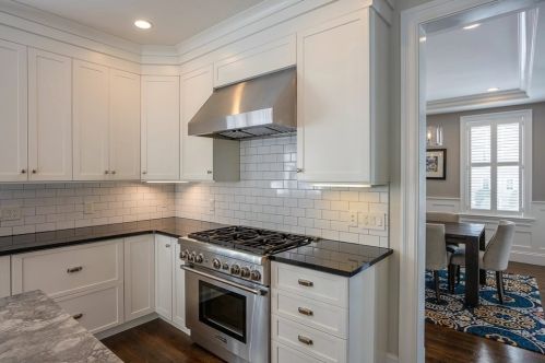 319 Hillcrest Rd, Needham MA 02492-4028 exterior