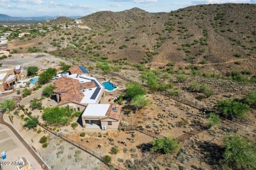 33807 4 Dr, Phoenix AZ 85045-0464 exterior