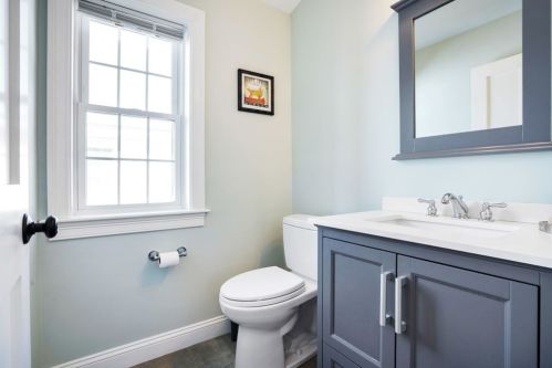 58 Taylor Ave, Dedham MA 02026-5104 exterior