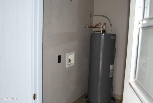 4061 Aster Dr, Phoenix AZ 85032-7318 exterior