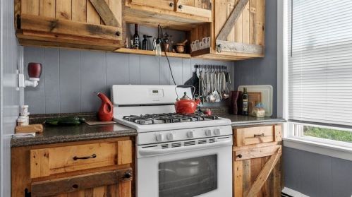 51 Morse Pl, Fall River MA 02724-1346 exterior