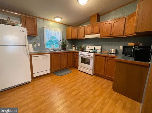 712 Cardinal Ave, West Deptford, NJ 08066-1387