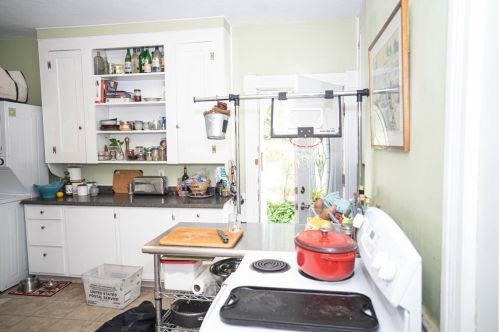 30 Uxbridge St, Worcester MA 01605-2512 exterior