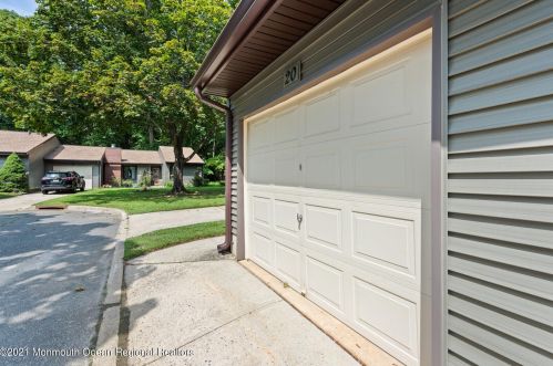 20 Andover Ct, Tinton Falls NJ  07701-4816 exterior