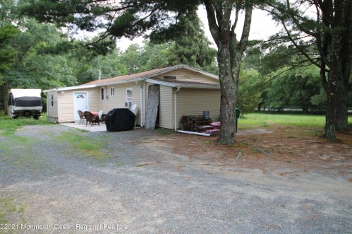 17 Stump Tavern Rd, Jackson Twp NJ 08527-3326 exterior