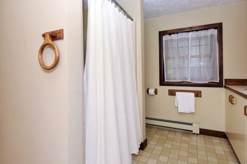 11 Clifford Rd, Southborough MA 01772-1502 exterior