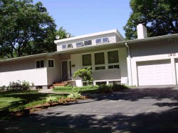 190 Hartman Rd, Newton, MA 02459-2854