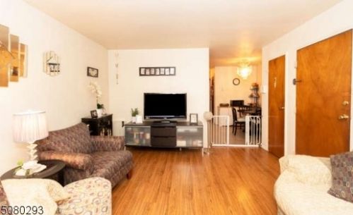 76 Frederick St, Belleville NJ 07109-1157 exterior