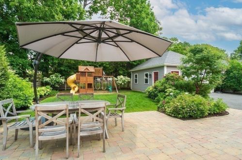 1058 Highland Ave, Needham MA 02494-1128 exterior