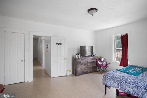 1943 Cooper St, West Deptford NJ 08096-3810 exterior