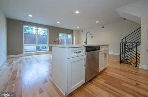 323 Allen St, Philadelphia, PA 19125