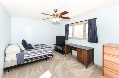 8738 Bruce Dr, Niles IL 60714-2344 exterior