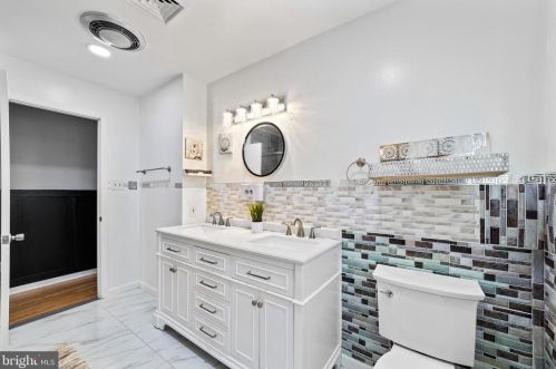 410 Lewistown Rd, Columbus NJ 08022-2222 exterior