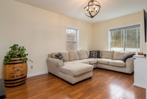 23 Russellville Rd, Montgomery MA 01085-1187 exterior