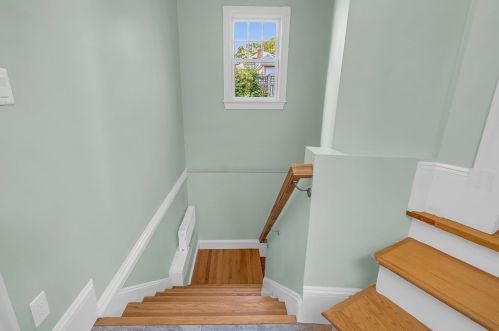 12 Baker Ave, Beverly MA 01915-3504 exterior