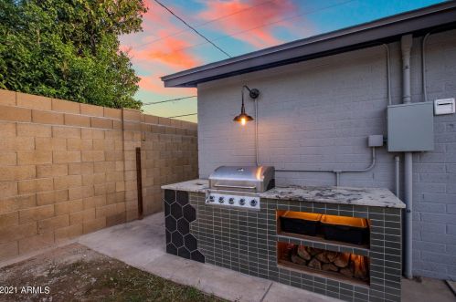 1413 Edgemont Ave, Phoenix AZ 85035-1809 exterior