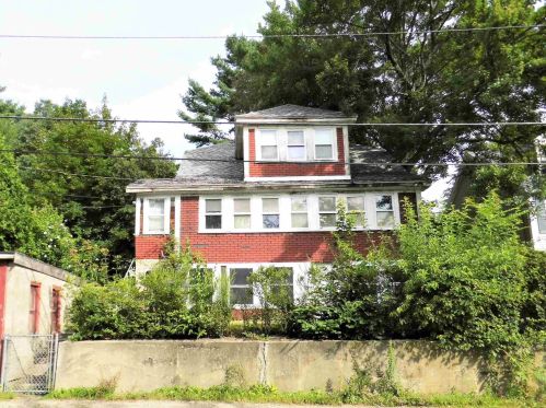 25 Honora Ave, Dracut, MA 01826-4408